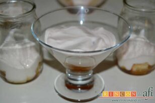 Trifle de manzana, crema de yogur y queso, miel y nueces, receta paso a paso