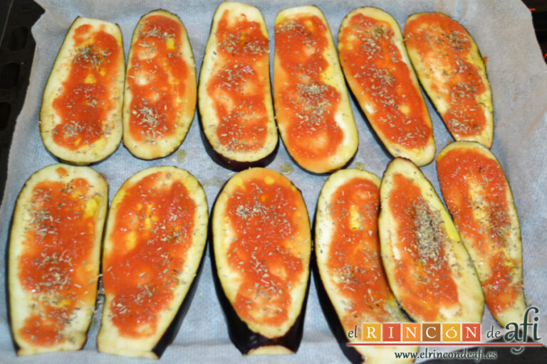 Mini pizzas de berenjena con huevo frito, receta paso a paso