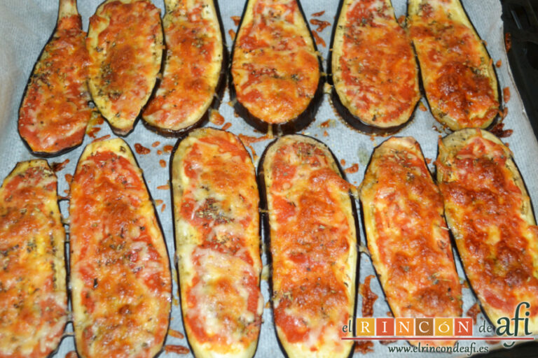Mini pizzas de berenjena con huevo frito, receta paso a paso