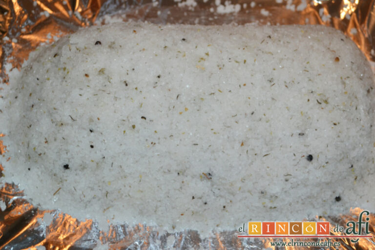 Lomo de cerdo a la sal con papas panaderas, preparación paso a paso