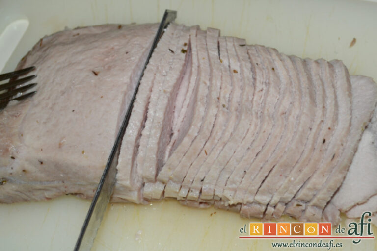 Lomo de cerdo a la sal con papas panaderas, preparación paso a paso