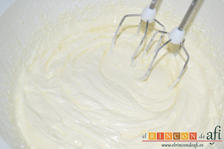 Pastel de chocolate y mousse de turrón, receta paso a paso