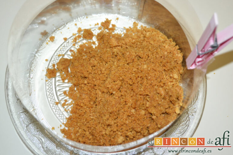 Pastel de chocolate y mousse de turrón, receta paso a paso