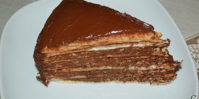Tarta de obleas con Nutella y nata