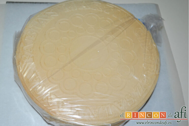 Tarta de obleas con Nutella y nata, paso a paso