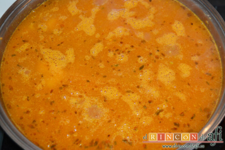 Fideuá con pollo y setas variadas, receta paso a paso