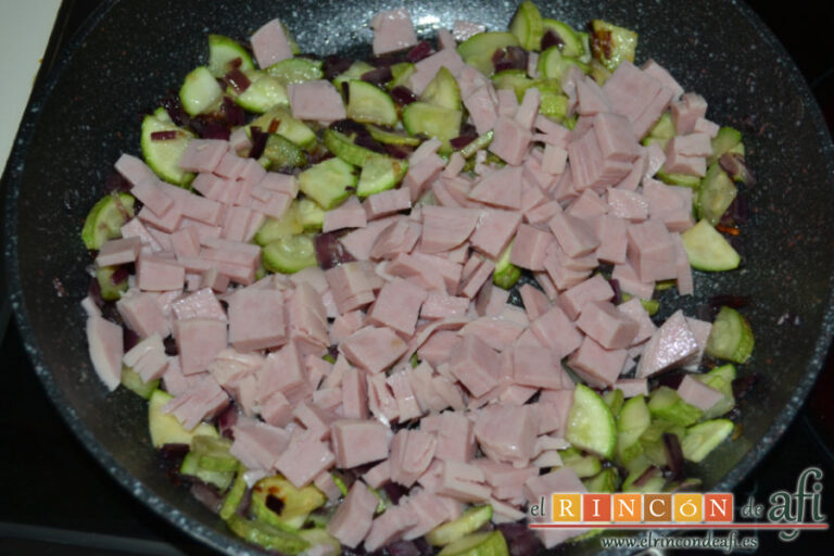 Quiche de jamón de pavo y calabacinos en airfryer, paso a paso