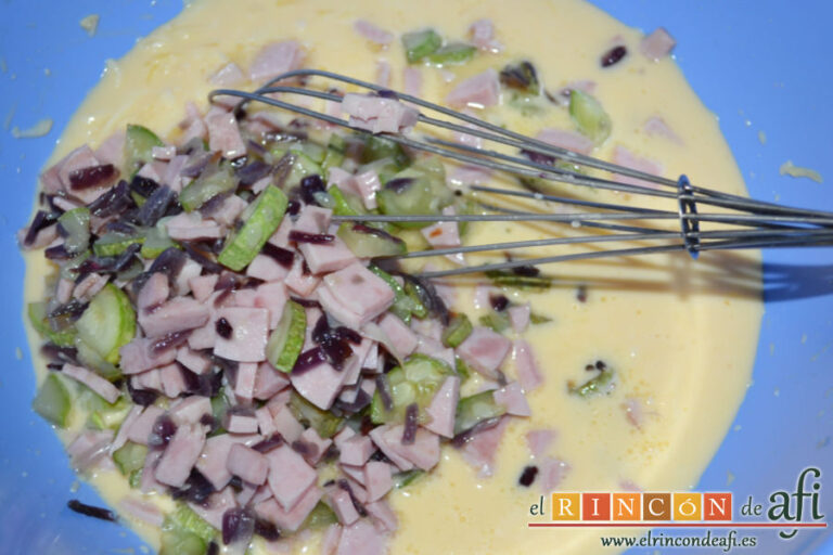 Quiche de jamón de pavo y calabacinos en airfryer, paso a paso