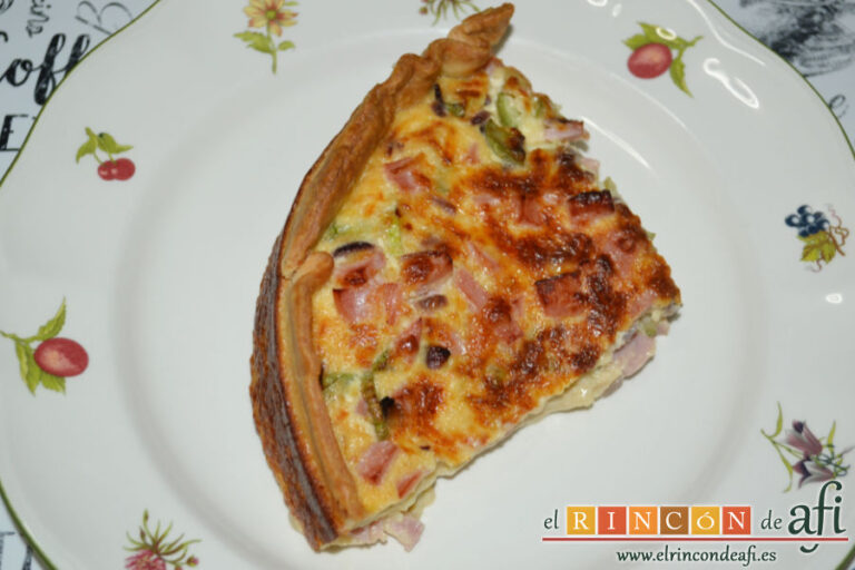 Quiche de jamón de pavo y calabacinos en airfryer, sugerencia de presentación