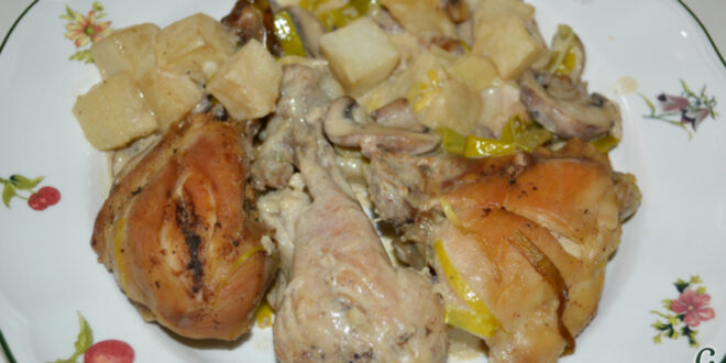 Pollo con salsa cremosa de puerro y champiñones
