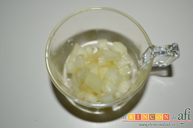 Postre de crema de yogur con frutas, receta paso a paso