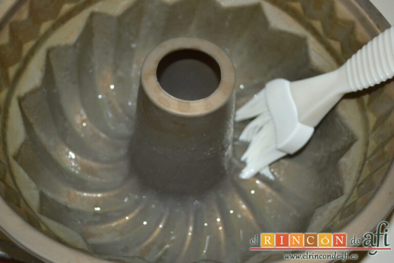 Bizcocho de yogurt 1,2,3 tipo bundt con glaseado de limón en airfryer, receta paso a paso