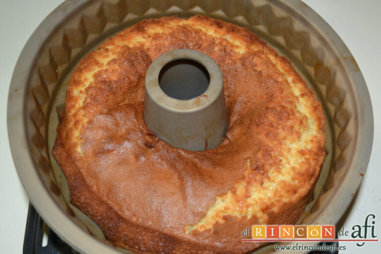 Bizcocho de yogurt 1,2,3 tipo bundt con glaseado de limón en airfryer, receta paso a paso