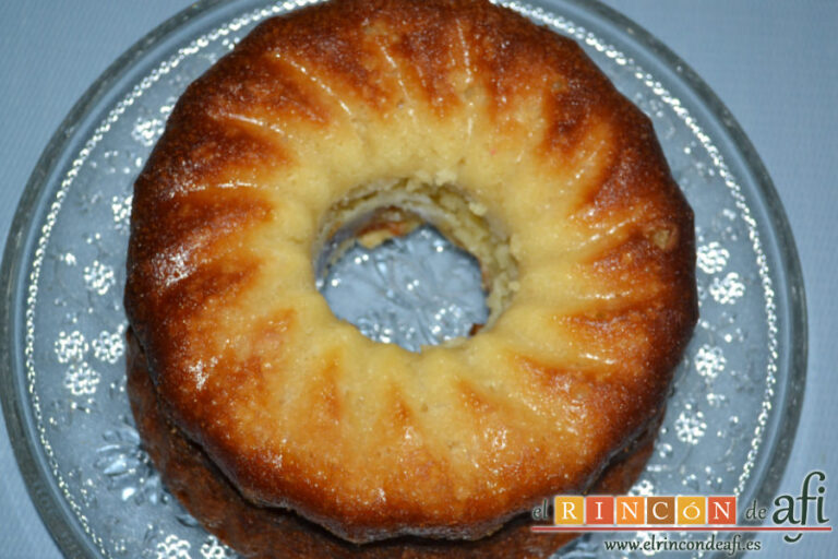 Bizcocho de yogurt 1,2,3 tipo bundt con glaseado de limón en airfryer, receta paso a paso