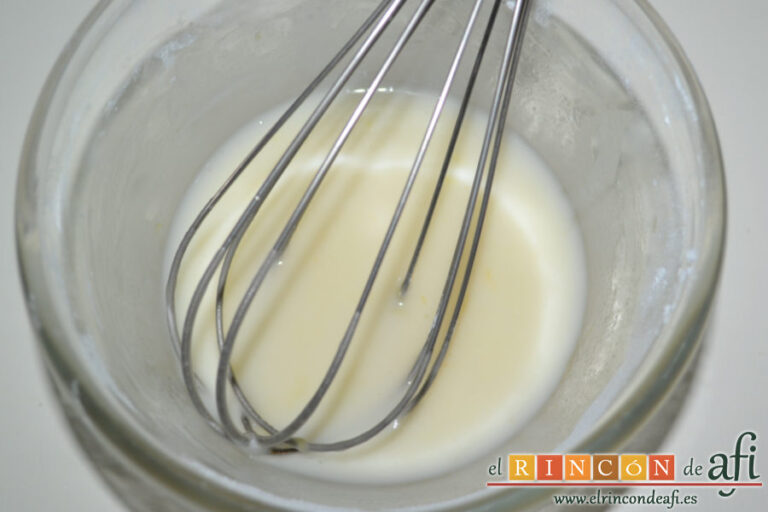 Bizcocho de yogurt 1,2,3 tipo bundt con glaseado de limón en airfryer, receta paso a paso