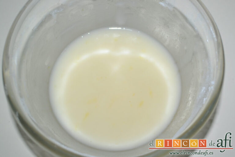 Bizcocho de yogurt 1,2,3 tipo bundt con glaseado de limón en airfryer, receta paso a paso